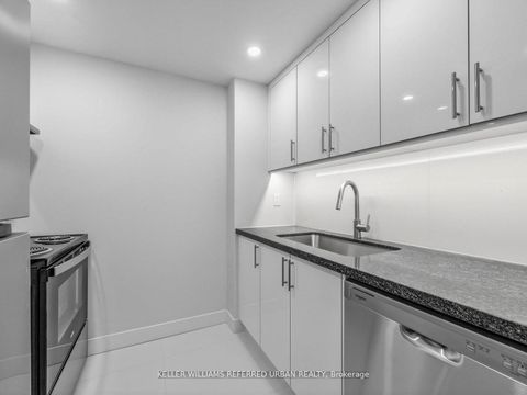 Photo 3 at 217 - 7 Bishop Avenue, Newtonbrook East, Toronto