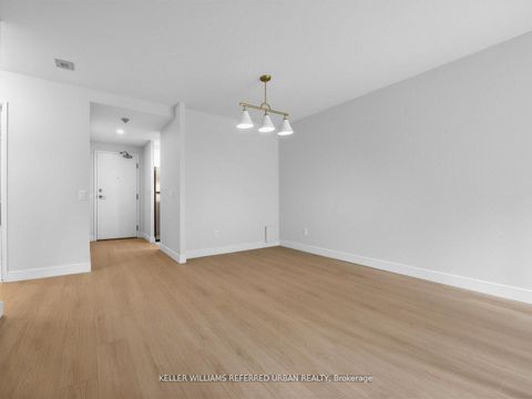Photo 7 at 217 - 7 Bishop Avenue, Newtonbrook East, Toronto