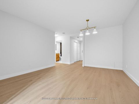 Photo 8 at 217 - 7 Bishop Avenue, Newtonbrook East, Toronto