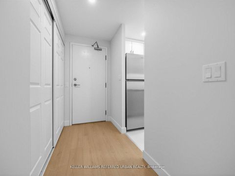 Photo 13 at 217 - 7 Bishop Avenue, Newtonbrook East, Toronto