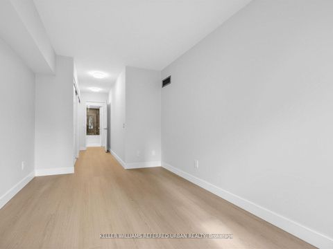 Photo 17 at 217 - 7 Bishop Avenue, Newtonbrook East, Toronto