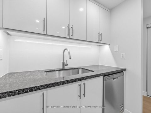 Photo 24 at 217 - 7 Bishop Avenue, Newtonbrook East, Toronto
