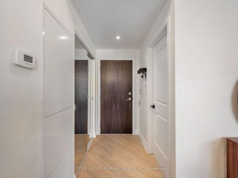 Photo 1 at 405 - 7608 Yonge Street, Yorkhill, Vaughan