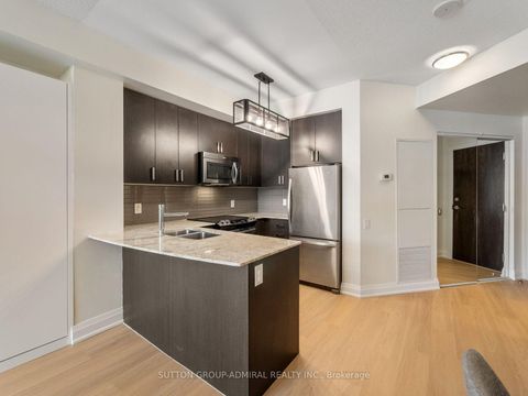 Photo 4 at 405 - 7608 Yonge Street, Yorkhill, Vaughan