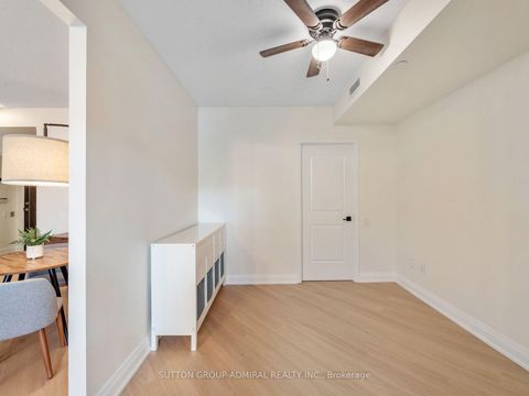 Photo 17 at 405 - 7608 Yonge Street, Yorkhill, Vaughan