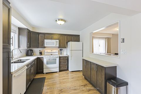 Photo 13 at 222 Forsyth Road, London, Newmarket