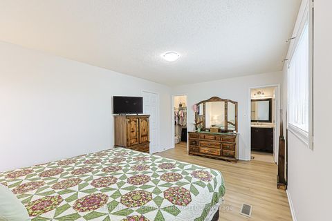 Photo 19 at 222 Forsyth Road, London, Newmarket