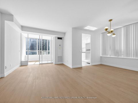 Photo 4 at 501 - 7 Bishop Avenue, Newtonbrook East, Toronto
