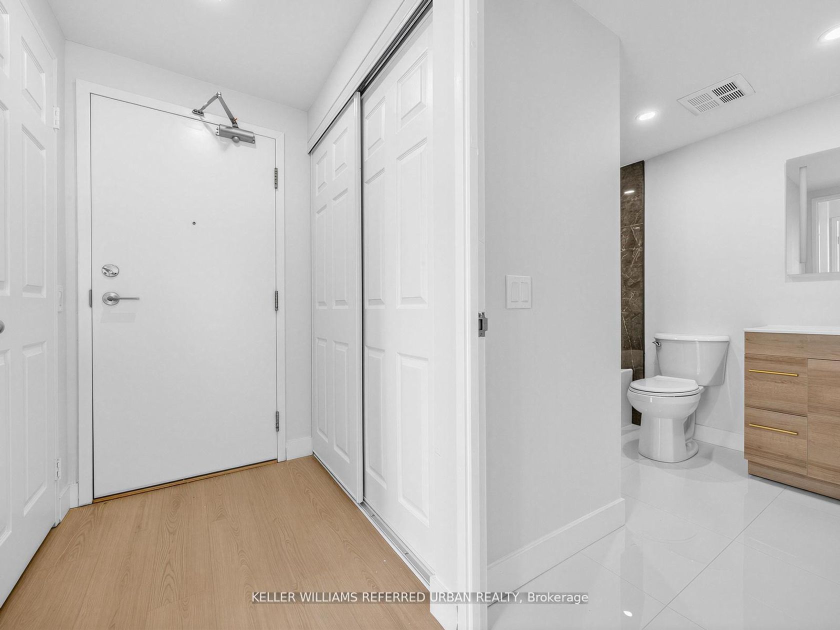 501 - 7 Bishop Avenue, Newtonbrook East, Toronto 