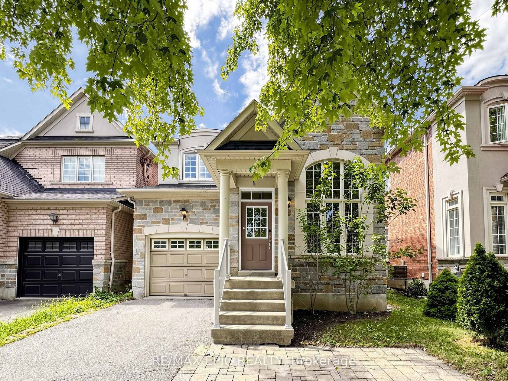 74 Dewpoint Road, Patterson, Vaughan photo 2