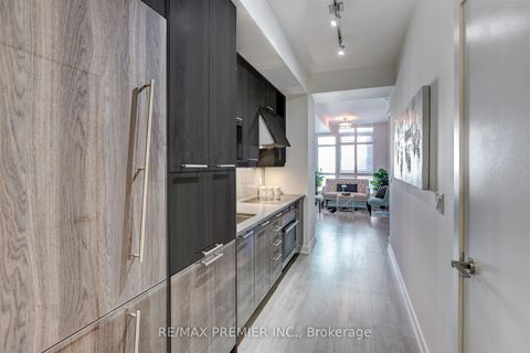Photo 4 at 403 - 199 Richmond Street W, Waterfront Communities C1, Toronto