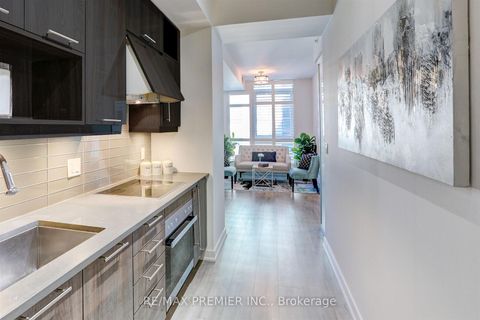 Photo 5 at 403 - 199 Richmond Street W, Waterfront Communities C1, Toronto