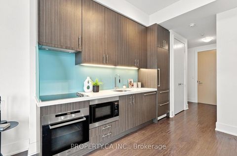 Photo 11 at 625 - 39 Queens Quay E, Waterfront Communities C8, Toronto
