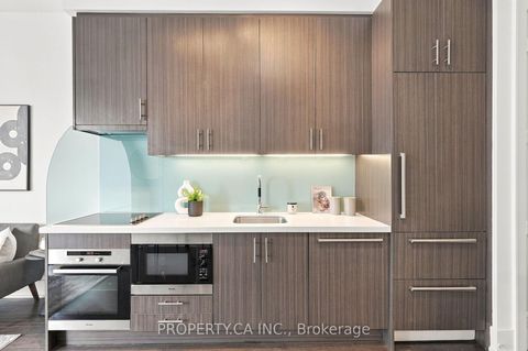Photo 13 at 625 - 39 Queens Quay E, Waterfront Communities C8, Toronto