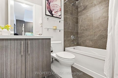 Photo 30 at 625 - 39 Queens Quay E, Waterfront Communities C8, Toronto