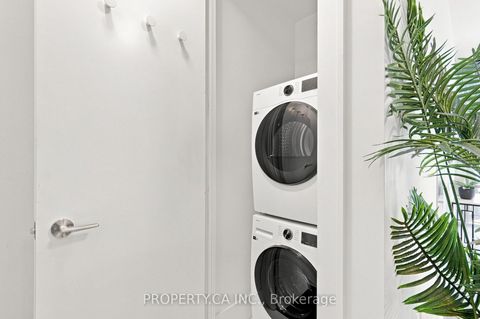 Photo 31 at 625 - 39 Queens Quay E, Waterfront Communities C8, Toronto