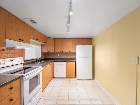 Photo 15 at 1012 - 7420 Bathurst Street, Brownridge, Vaughan