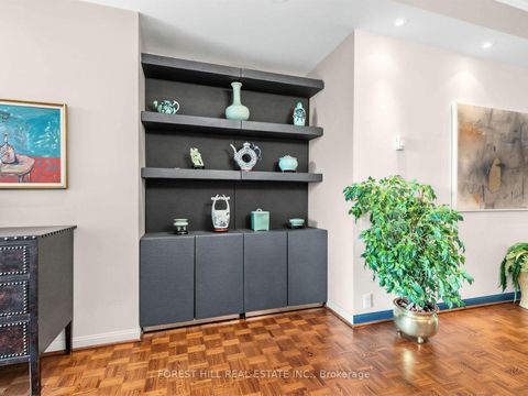 Photo 3 at 501 - 407 Walmer Road, Casa Loma, Toronto