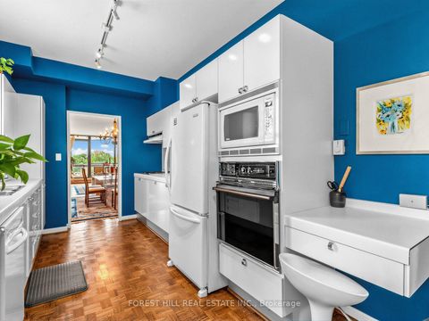 Photo 13 at 501 - 407 Walmer Road, Casa Loma, Toronto