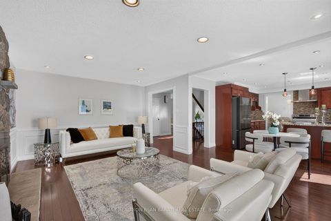 Photo 14 at 26 Saddletree Drive, Steeles, Toronto