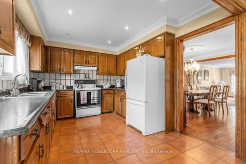 Photo 11 at 256 Airdrie Drive, East Woodbridge, Vaughan