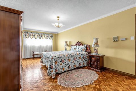 Photo 24 at 256 Airdrie Drive, East Woodbridge, Vaughan