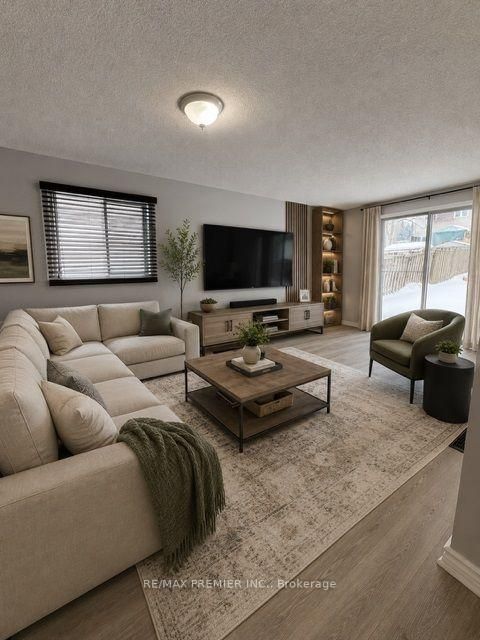 Photo 2 at 34 Argyle Road, Sunnidale, Barrie