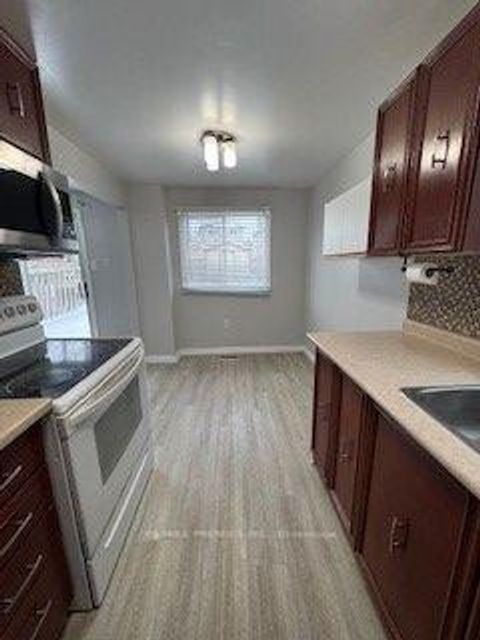 Photo 4 at 34 Argyle Road, Sunnidale, Barrie