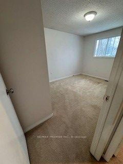 Photo 14 at 34 Argyle Road, Sunnidale, Barrie