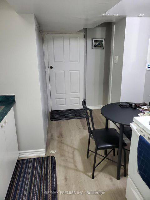 Photo 18 at 34 Argyle Road, Sunnidale, Barrie