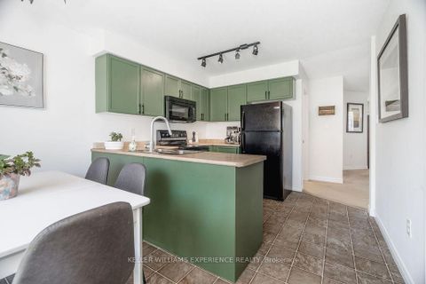 Photo 7 at 27 Michelle Drive, Painswick South, Barrie