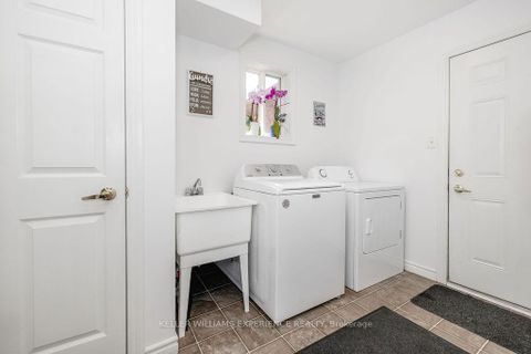 Photo 13 at 27 Michelle Drive, Painswick South, Barrie