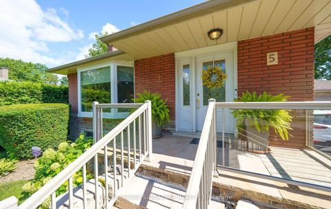 Photo 1 at 5 Manorwood Road, Bendale, Toronto