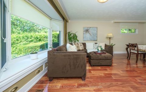 Photo 3 at 5 Manorwood Road, Bendale, Toronto