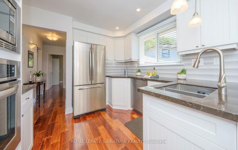 Photo 10 at 5 Manorwood Road, Bendale, Toronto