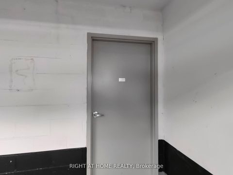 Photo 21 at 106 - 9075 Jane Street, Concord, Vaughan