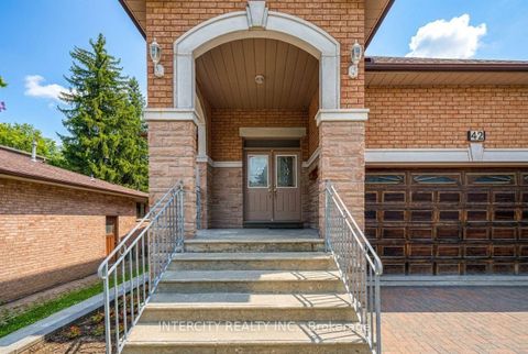 Photo 5 at 42 Oak Avenue, South Richvale, Richmond Hill