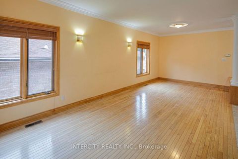 Photo 8 at 42 Oak Avenue, South Richvale, Richmond Hill