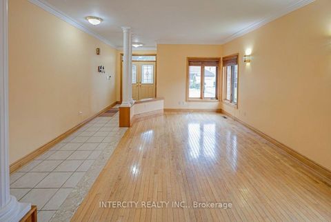 Photo 10 at 42 Oak Avenue, South Richvale, Richmond Hill
