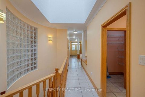 Photo 12 at 42 Oak Avenue, South Richvale, Richmond Hill
