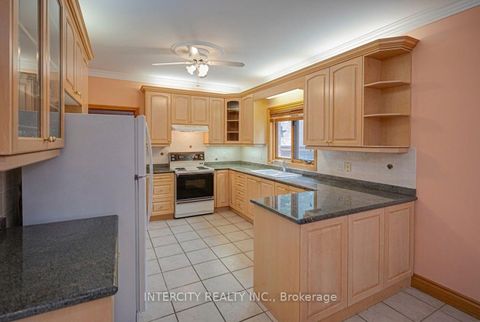 Photo 15 at 42 Oak Avenue, South Richvale, Richmond Hill