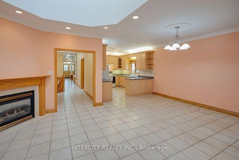 Photo 17 at 42 Oak Avenue, South Richvale, Richmond Hill