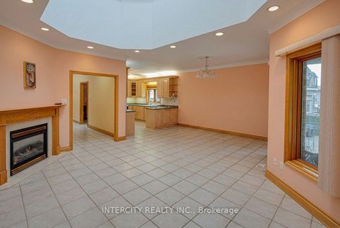 Photo 18 at 42 Oak Avenue, South Richvale, Richmond Hill