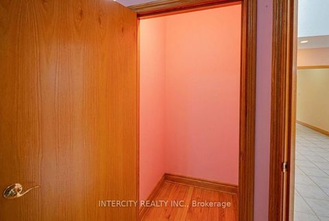 Photo 21 at 42 Oak Avenue, South Richvale, Richmond Hill