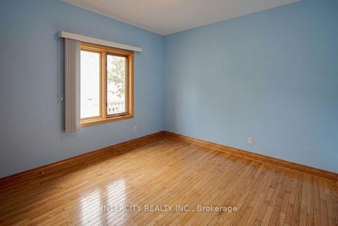 Photo 23 at 42 Oak Avenue, South Richvale, Richmond Hill