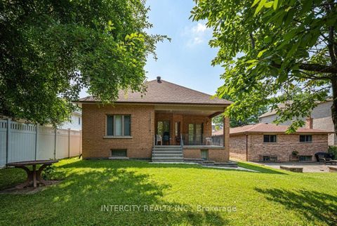Photo 38 at 42 Oak Avenue, South Richvale, Richmond Hill