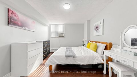 Photo 13 at 1906 - 390 Dixon Road, The Westway, Toronto