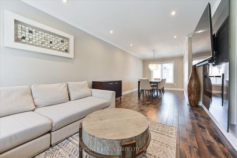 Photo 7 at 9 McCoy Court, Devonsleigh, Richmond Hill