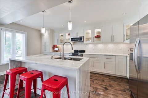 Photo 17 at 9 McCoy Court, Devonsleigh, Richmond Hill