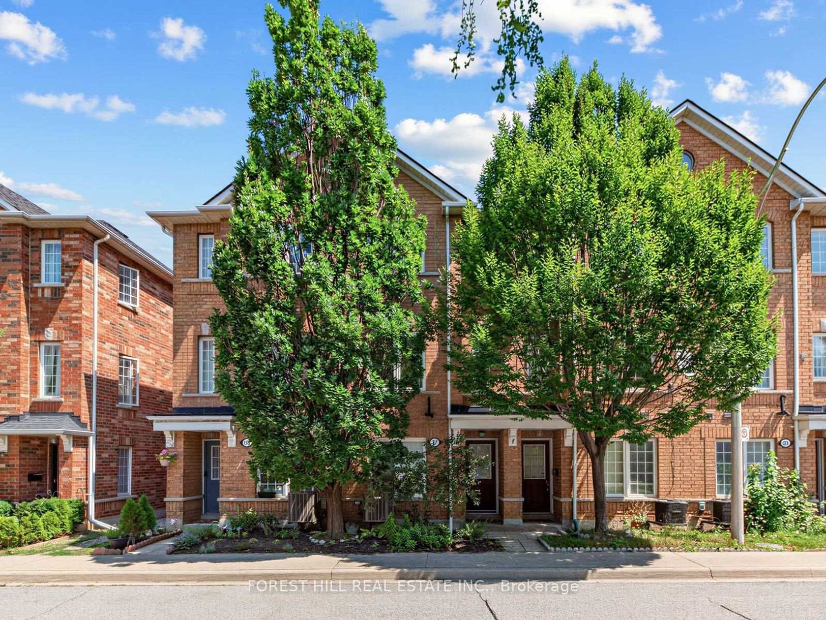 37 Birdstone Crescent, Junction Area, Toronto photo 0